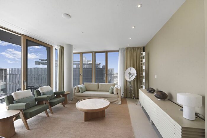 3 Bedroom Flat To Rent In Shard Place, London Bridge Street, SE1