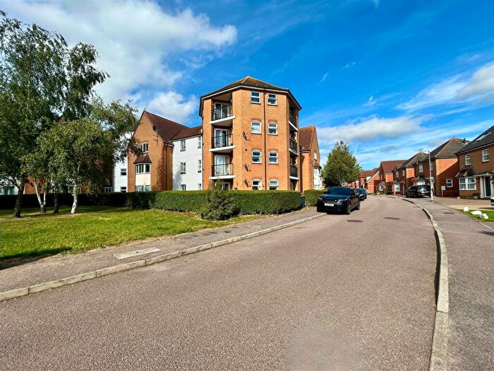 2 Bedroom Apartment To Rent In Chelsea Gardens, Church Langley, CM17