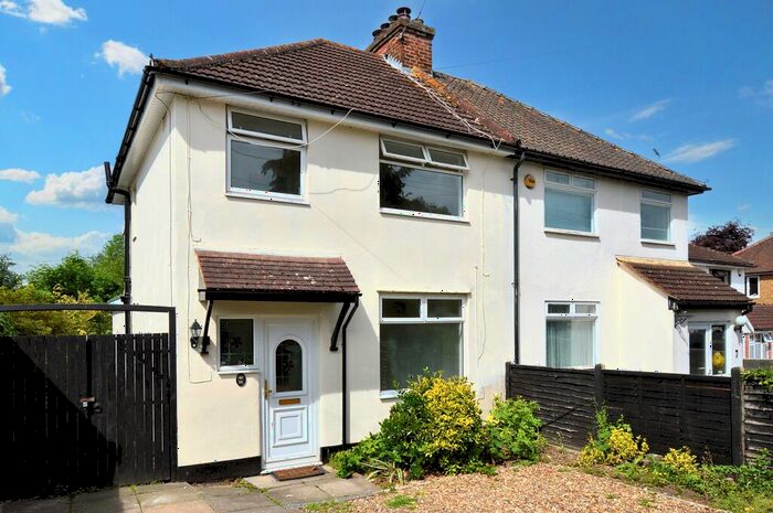 3 Bedroom Semi-Detached House To Rent In Radlett Road, St Albans, AL2