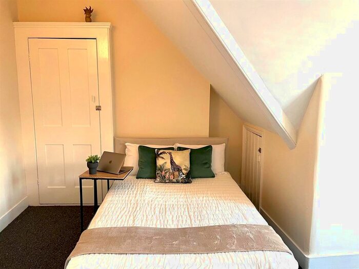 4 Bedroom Property To Rent In London Road, Westcliff-On-Sea, SS0