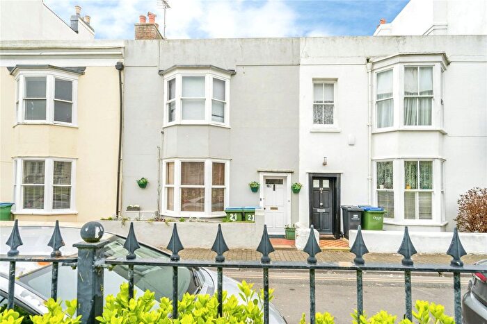 2 Bedroom Flat For Sale In The Steyne, Bognor Regis, West Sussex, PO21