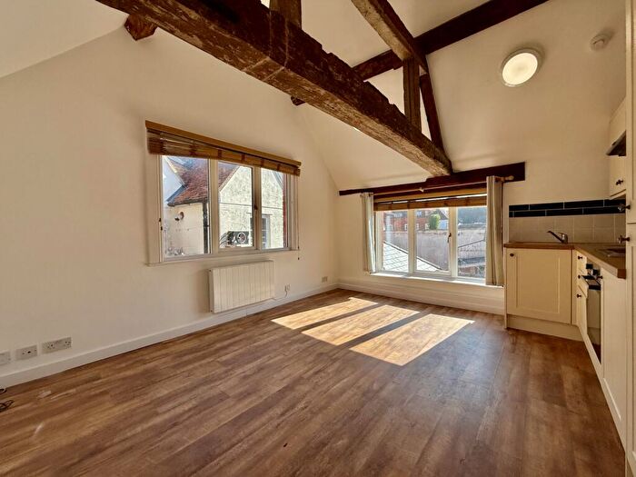 1 Bedroom Flat To Rent In Market Place, Wantage, OX12