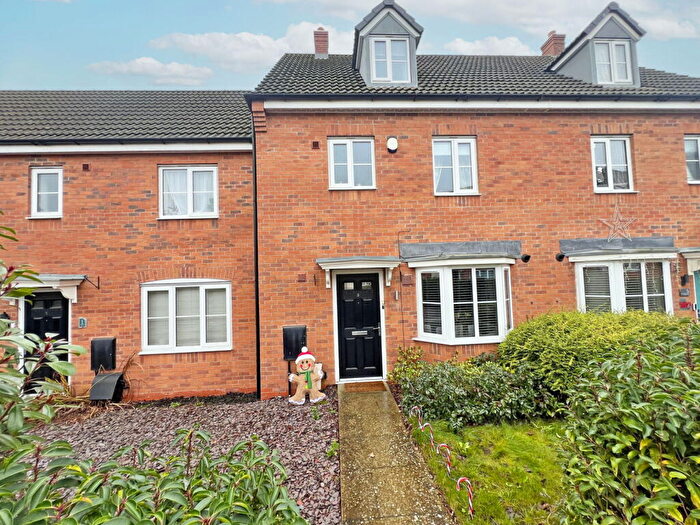 4 Bedroom Town House For Sale In Amber Way, Burbage, Hinckley, Leicestershire, LE10