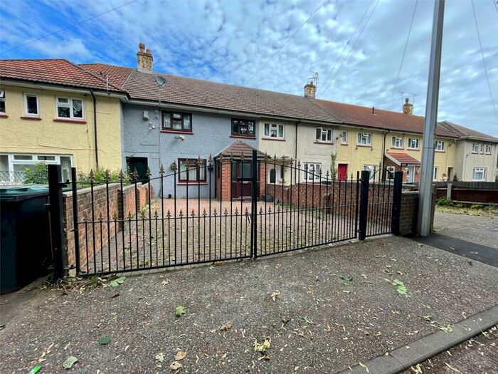 4 Bedroom House To Rent In Dunkirk Close, Gravesend, Kent, DA12