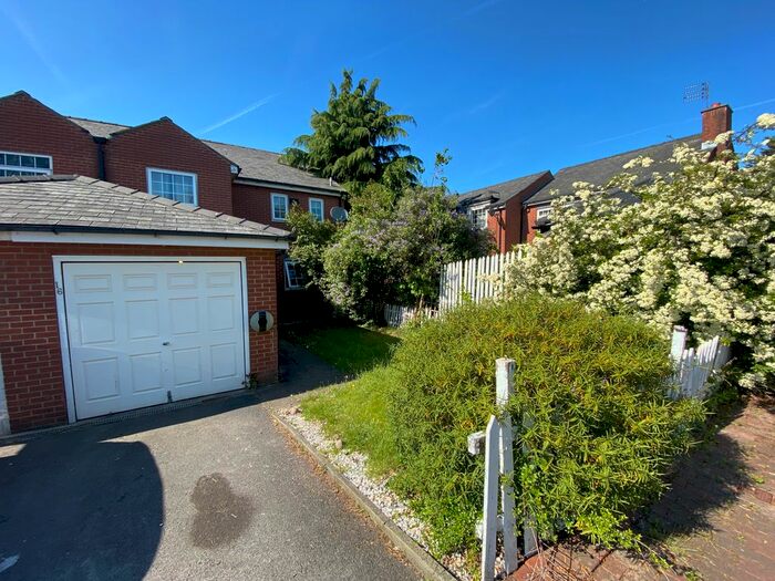 3 Bedroom Mews To Rent In Merchants Quay, Salford, M50