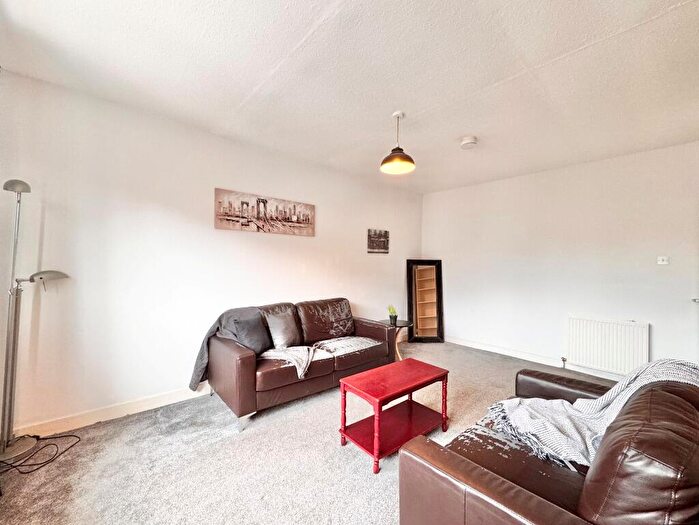 3 Bedroom Flat To Rent In Thornwood Avenue, Thornwood, Glasgow, G11