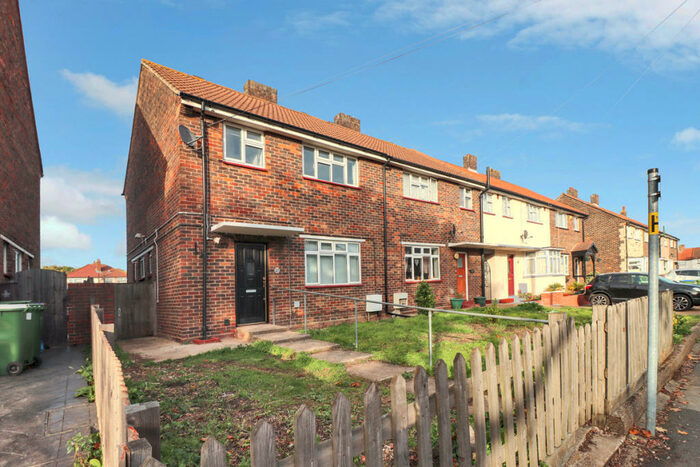 2 Bedroom End Of Terrace House To Rent In Groombridge Close, Welling, DA16