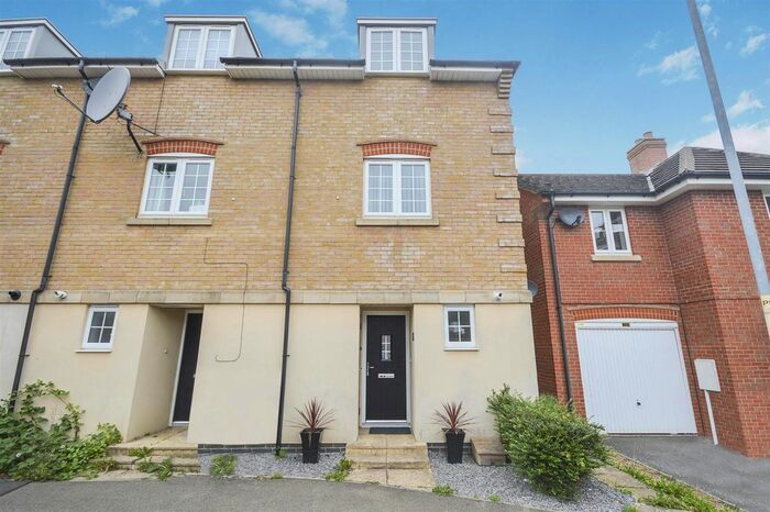 4 Bedroom Terraced House To Rent In Gabriel Crescent, Lincoln, LN2