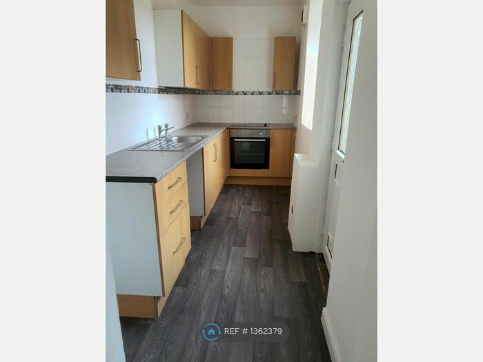 4 Bedroom Terraced House To Rent In Hoxton Road, Scarborough, YO12
