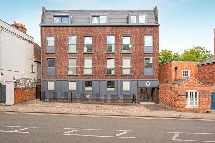 1 Bedroom Apartment For Sale In Sheet Street, Windsor, SL4