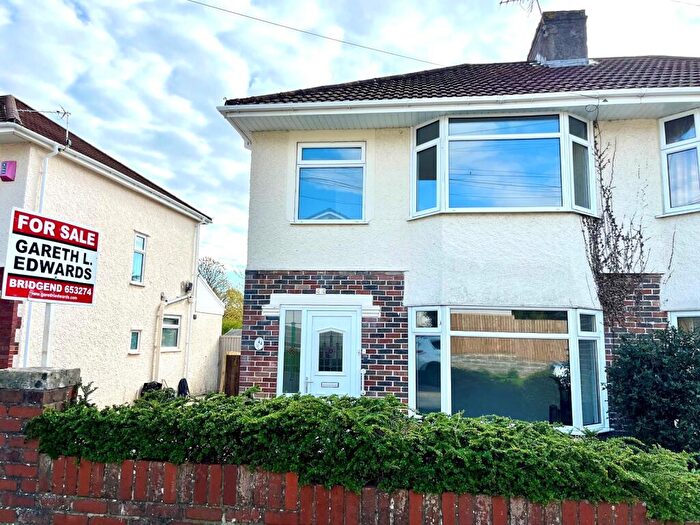 3 Bedroom Semi-Detached House For Sale In Mount Earl, Bridgend, Bridgend County., CF31
