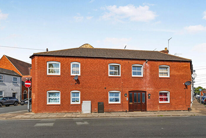 1 Bedroom Flat To Rent In Military Road, Northampton, Northamptonshire, NN1