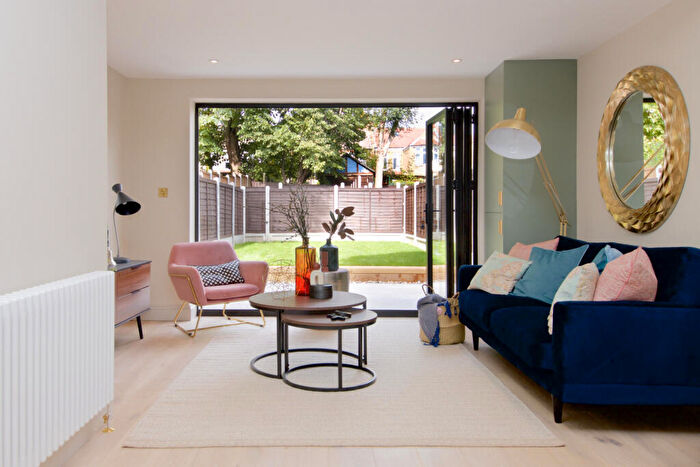 1 Bedroom Flat To Rent In Selborne Road, Southgate, N14