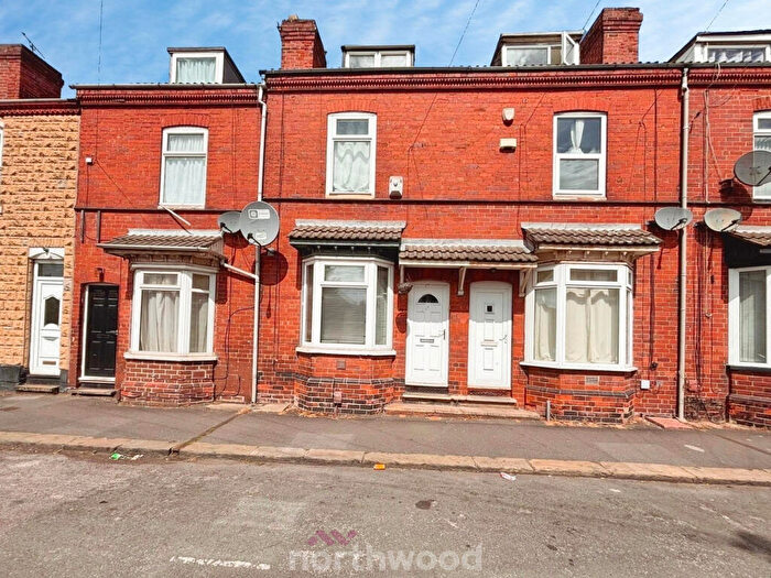3 Bedroom Terraced House For Sale In Apley Road, Hyde Park, Doncaster, DN1