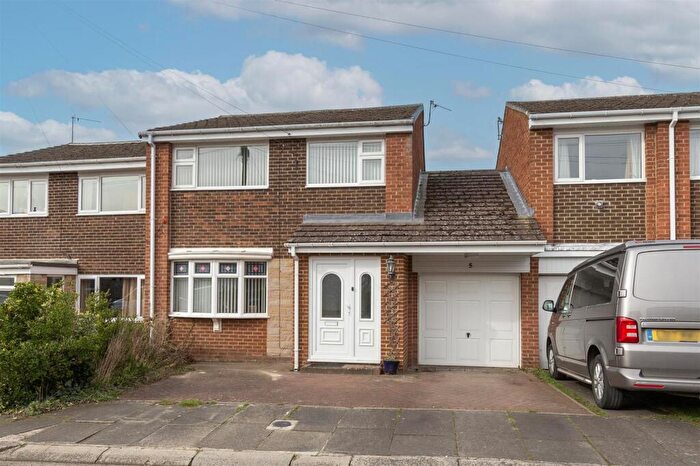 3 Bedroom Semi Detached House For Sale In Stanhope Close, Durham, DH1