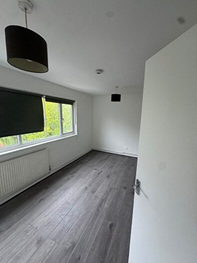 2 Bedroom Apartment To Rent In High Road, Loughton, Essex, IG10