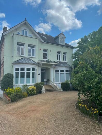 2 Bedroom Flat To Rent In Rowantree Road, Enfield, EN2