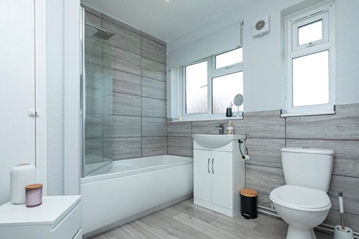 1 Bedroom Flat For Sale In Balmoral Road, Garlinge, Margate, Kent, CT9 - Photo 5