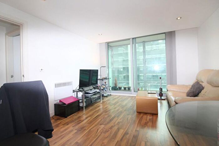 1 Bedroom Flat To Rent In - Solly Street- City Centre Apartment-, S1