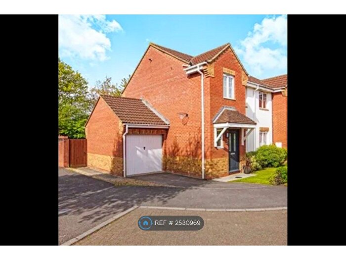 3 Bedroom Semi-Detached House To Rent In Cave Grove, Emersons Green, Bristol, BS16