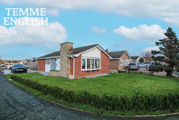 3 Bedroom Detached Bungalow For Sale In Ulting Way, Wickford, SS11