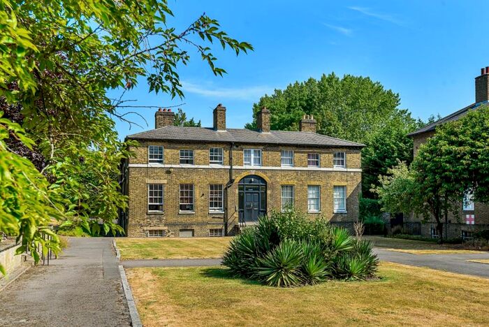 2 Bedroom Flat To Rent In Connaught Mews London, SE18