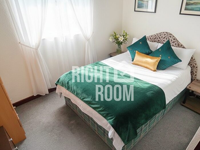 1 Bedroom Flat To Rent In One Bedroom, Landguard Road, Southampton, SO15