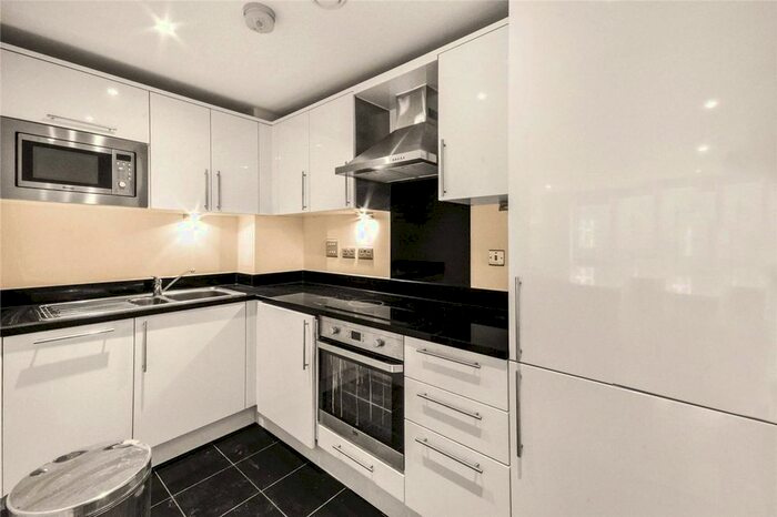 2 Bedroom Flat To Rent In Grant House, Brixton, London, SW9