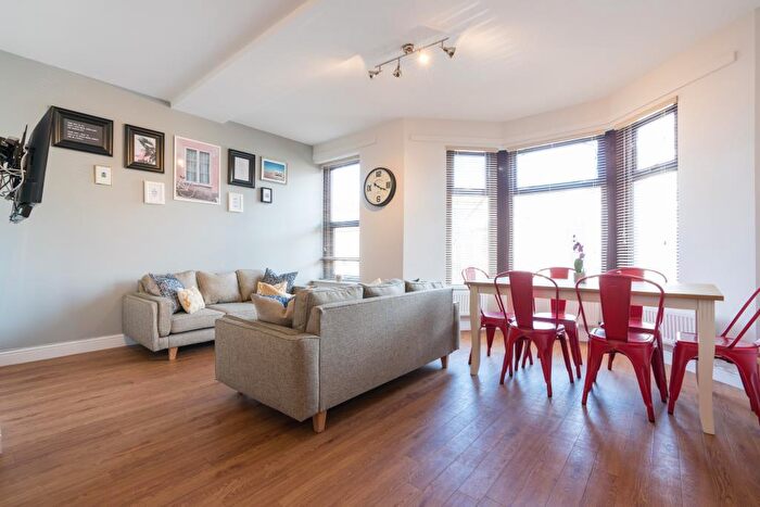 5 Bedroom Terraced House To Rent In Colum Road, Cardiff, CF10