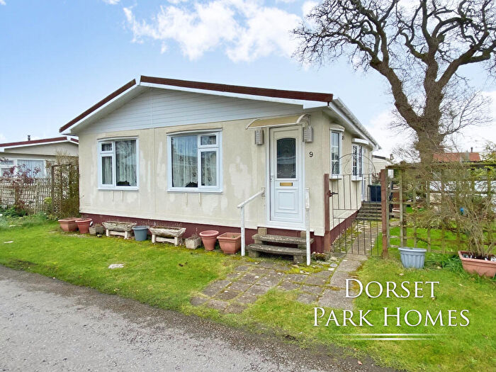 2 Bedroom Park Home For Sale In St Leonards Farm Park, Ringwood Road, West Moors, BH22