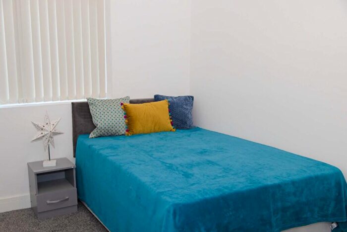 5 Bedroom House Of Multiple Occupation To Rent In School Street, Barrow-In-Furness, Cumbria, LA14