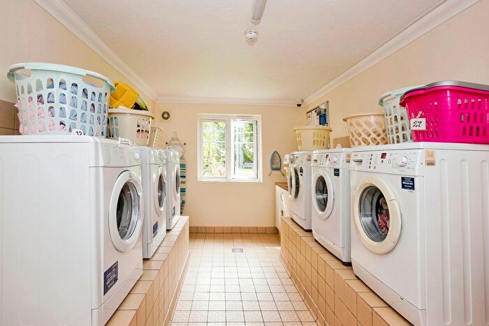 2 Bedroom Flat For Sale In New Brighton Road, Emsworth, Hampshire, PO10