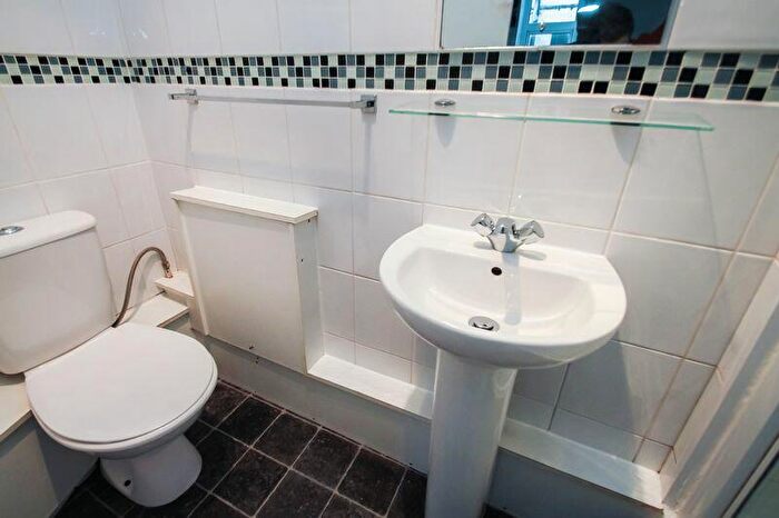 1 Bedroom Flat To Rent In Queens Park Gardens, Bournemouth, BH8