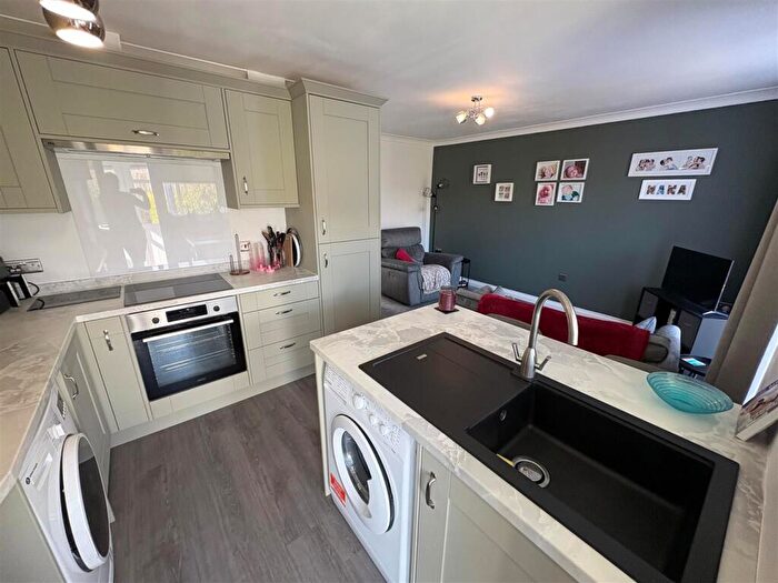 2 Bedroom Detached Bungalow For Sale In Plumpton Gardens, Wrose, Bradford, BD2