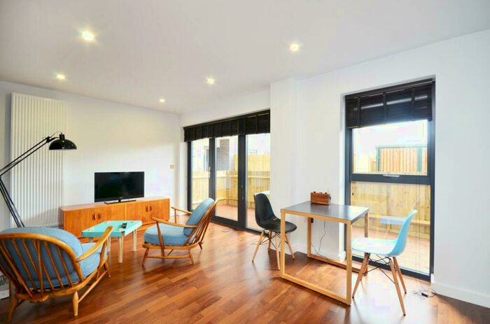1 Bedroom Flat To Rent In Queensbridge Road, London Fields, London, E8