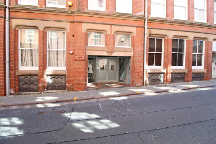2 Bedroom Apartment For Sale In - Hounds Gate, NG1