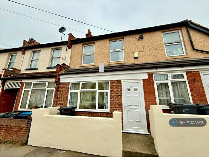 2 Bedroom Terraced House To Rent In Lakehall Road, Thornton Heath, CR7