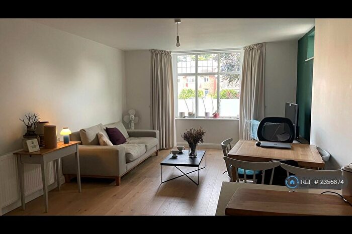 2 Bedroom Flat To Rent In Westbury-On-Trym, Bristol, BS9