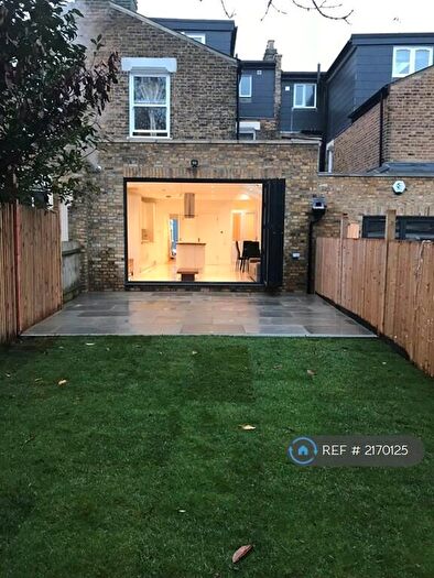 6 Bedroom Semi-Detached House To Rent In Athenlay Road, Peckham, SE15
