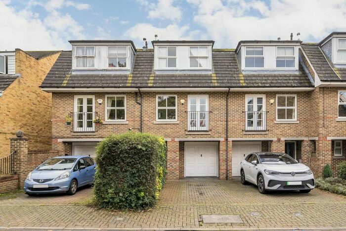 3 Bedroom Terraced House To Rent In North Place, Teddington, TW11