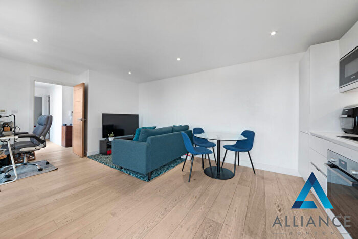 1 Bedroom Penthouse To Rent In Eastern Road, Romford, RM1