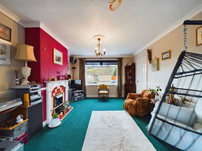 3 Bedroom Semi-Detached House For Sale In Woburn Drive, Thorney, Peterborough, PE6