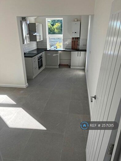 2 Bedroom Flat To Rent In Chesterfield Road, Chesterfield, S43