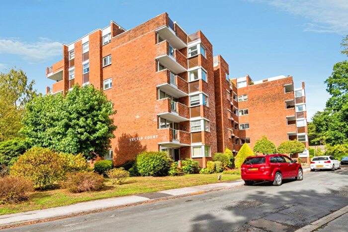 2 Bedroom Flat For Sale In Talbot Close, Southampton, SO16