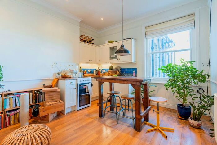 1 Bedroom Flat To Rent In Highbury Crescent, N5