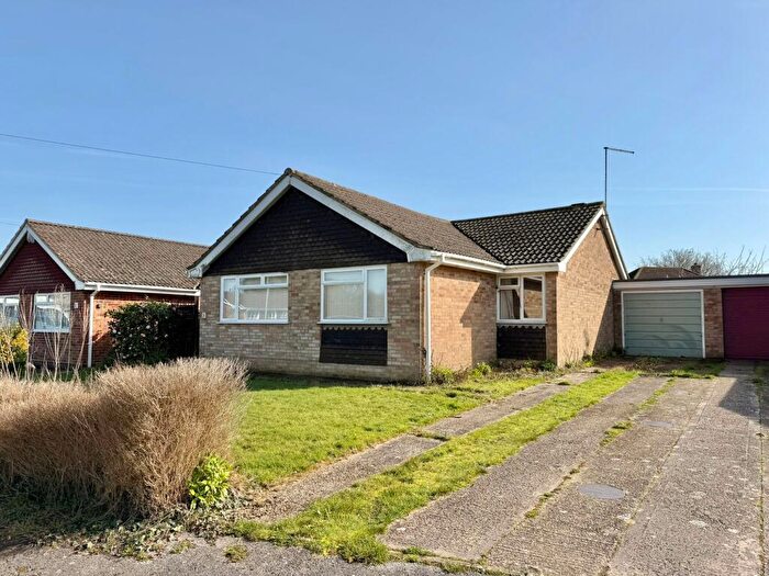 3 Bedroom Detached Bungalow For Sale In Hotspur Close, Hythe, SO45