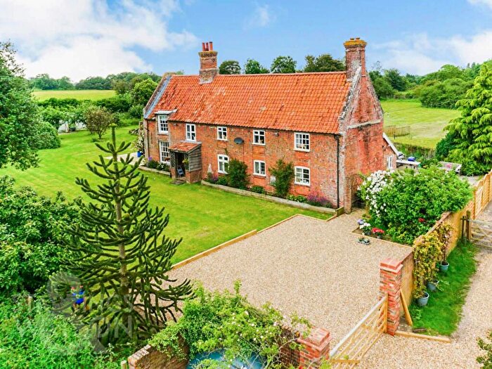 4 Bedroom House For Sale In Manor Farm House, Norwich Road, Woodton, NR35