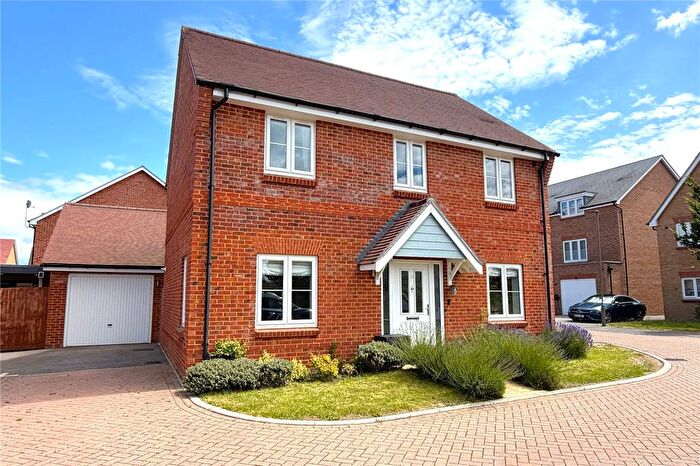 4 Bedroom Detached House For Sale In Millers Land Close, Ash, Surrey, GU12