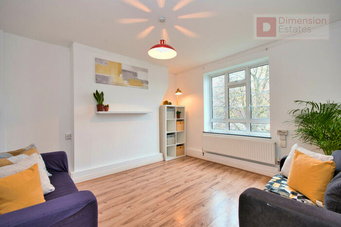 3 Bedroom Flat To Rent In Brooke Road, Upper Clapton, Hackney, London, E5
