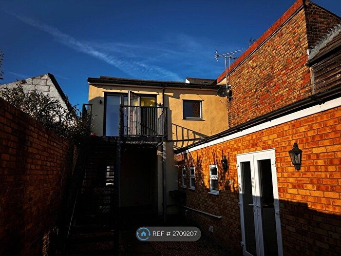 2 Bedroom Flat To Rent In Wing Road, Leighton Buzzard, LU7